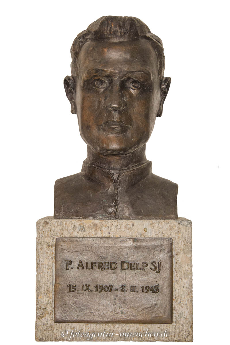 Büste Pater Alfred Delp – Denkmal/Kunstwerk in München