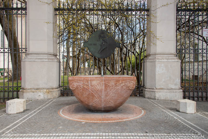 Leo-von-Klenze-Brunnen
