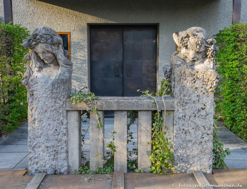 Zwei Figuren – Denkmal/Kunstwerk in München