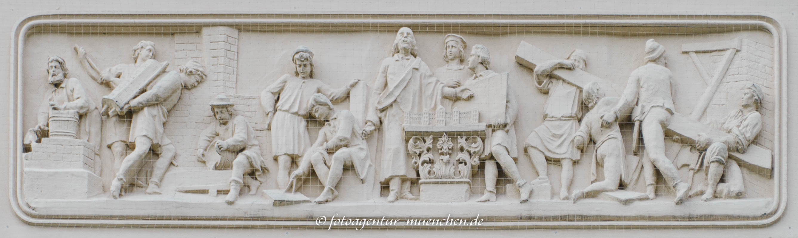 Allegorie Bauwesen – Denkmal/Kunstwerk in München