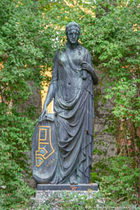 Laurenty Ernst - Pallas Athene - Die Borstei