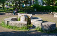 Zacharias Wolfgang, Fromm Josef - Wasserspiele Steinquader, Brundagebrunnen