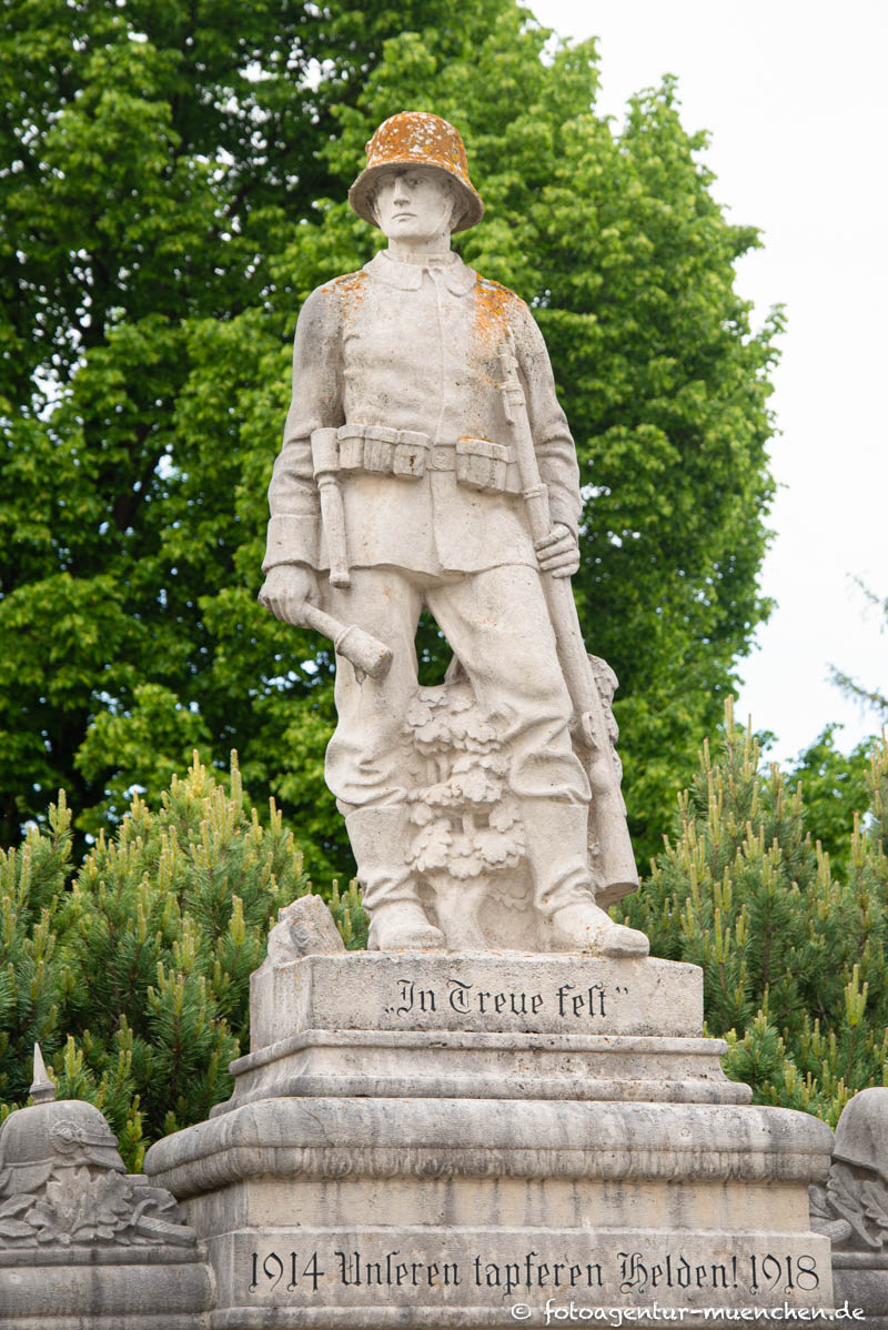 Kriegerdenkmal - Feldmoching