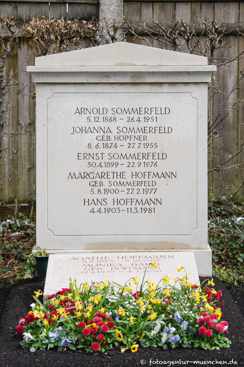 Grab - Arnold Sommerfeld