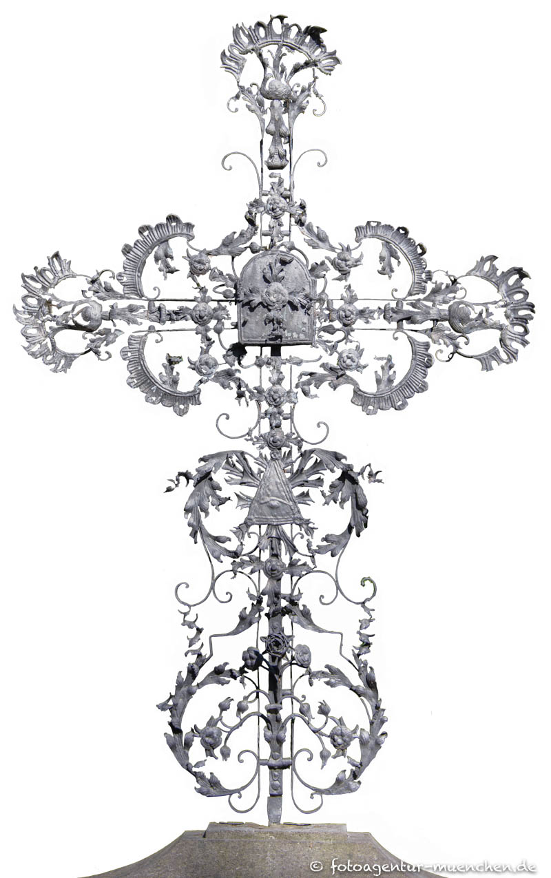 Schmiedeeisenkreuz - Waldfriedhof