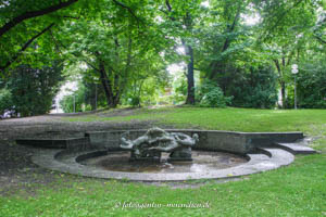 Stadler Toni - Karl-Amadeus-Hartmann-Gedächtnisbrunnen