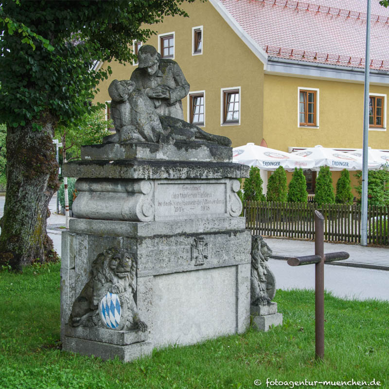 Kriegerdenkmal - Altenerding