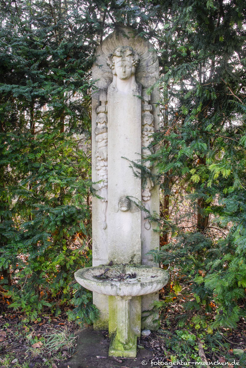 Jugendstilbrunnen – Denkmal/Kunstwerk in München