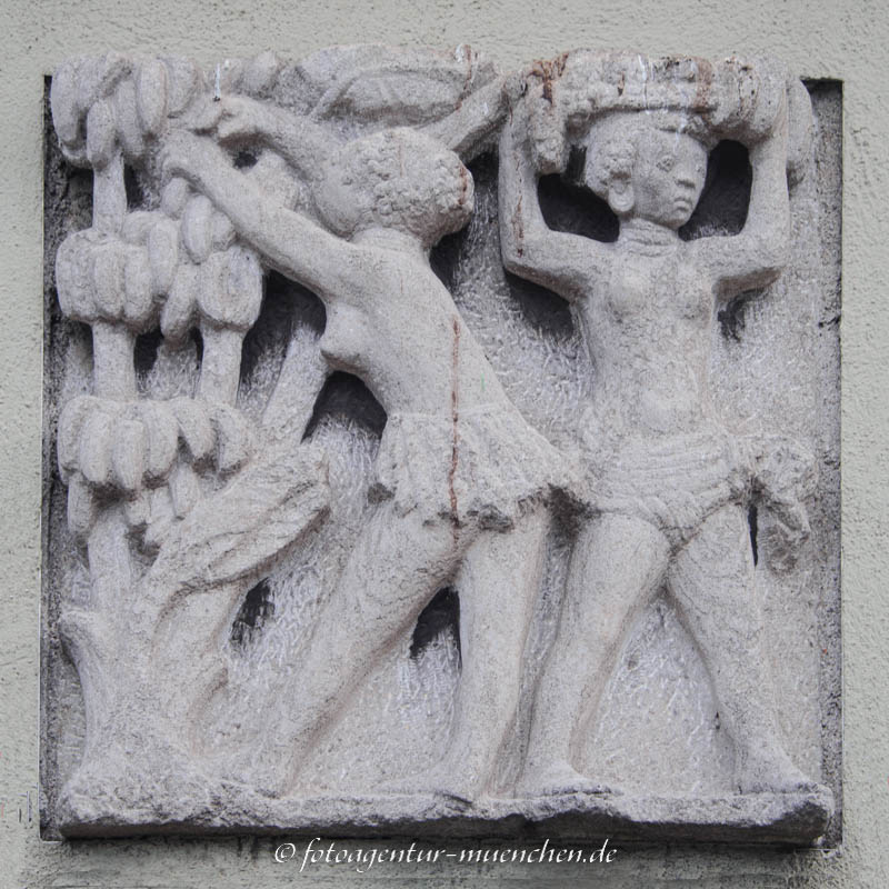 Relief Bananenpflückerinnen