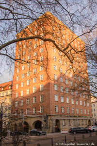 Gerhard Willhalm – Hochhaus an der Blumenstraße