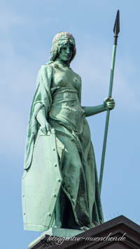 Hygin Kiene, Kaindl Anton - Weibliche Allegorie mit Speer