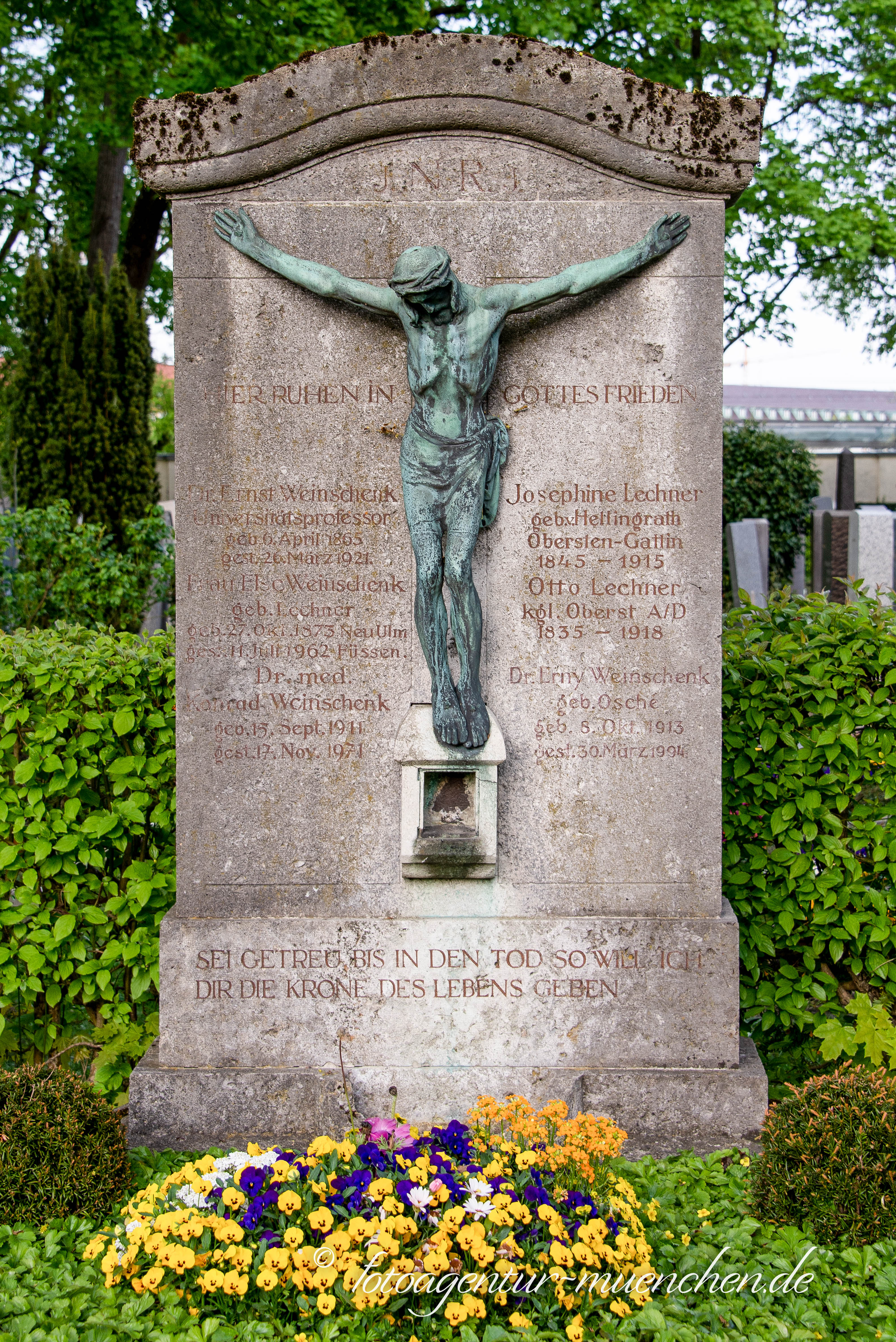 Grab -  Ernst Weinschenk