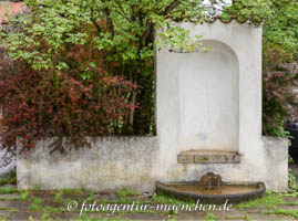  - Wandbrunnen
