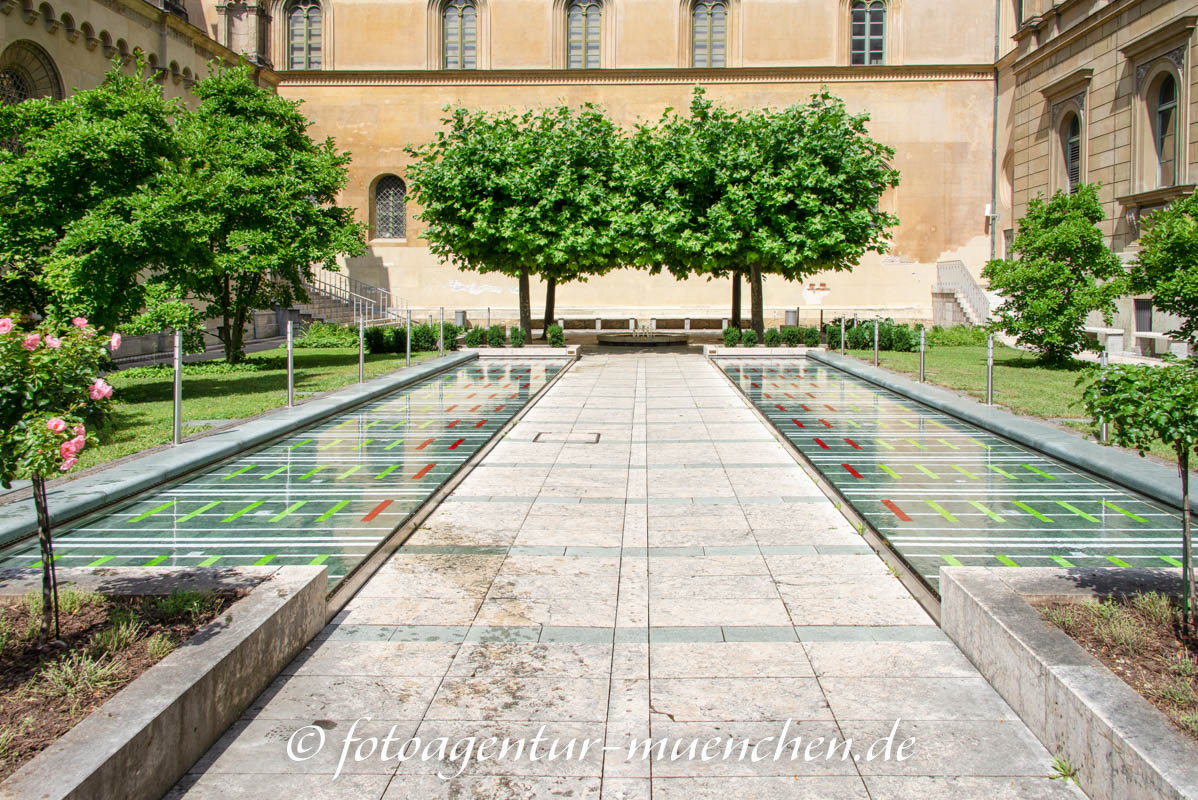 Wasserbecken im Kabinettsgarten
