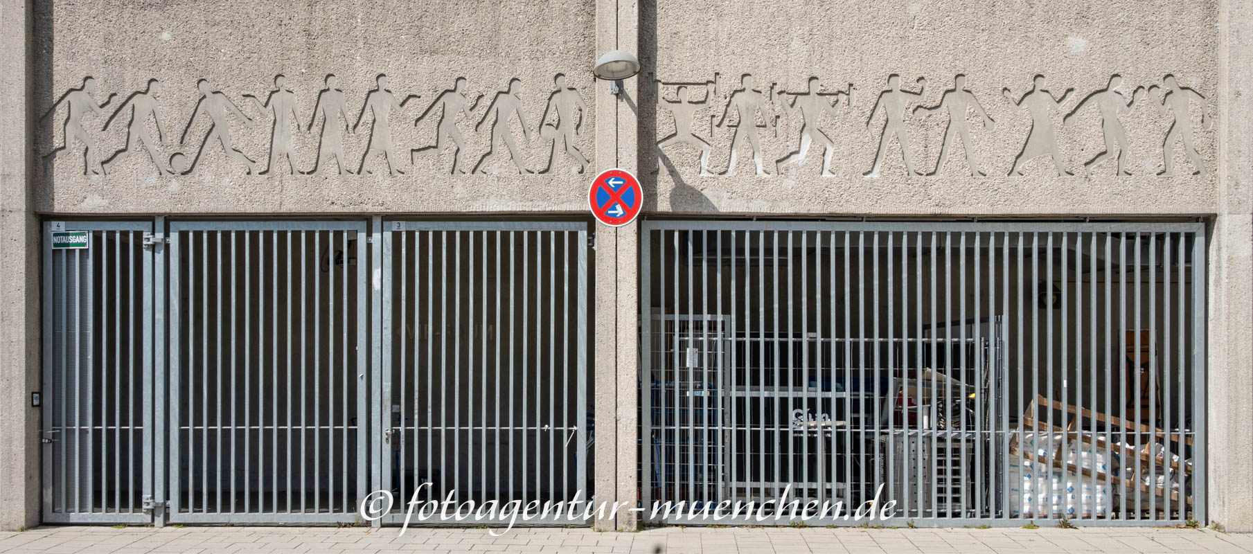 Reliefs am Stadion des TSV 1860 München