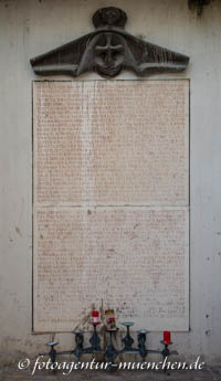 Kriegerdenkmal - Kirche Namen Jesu Kirche