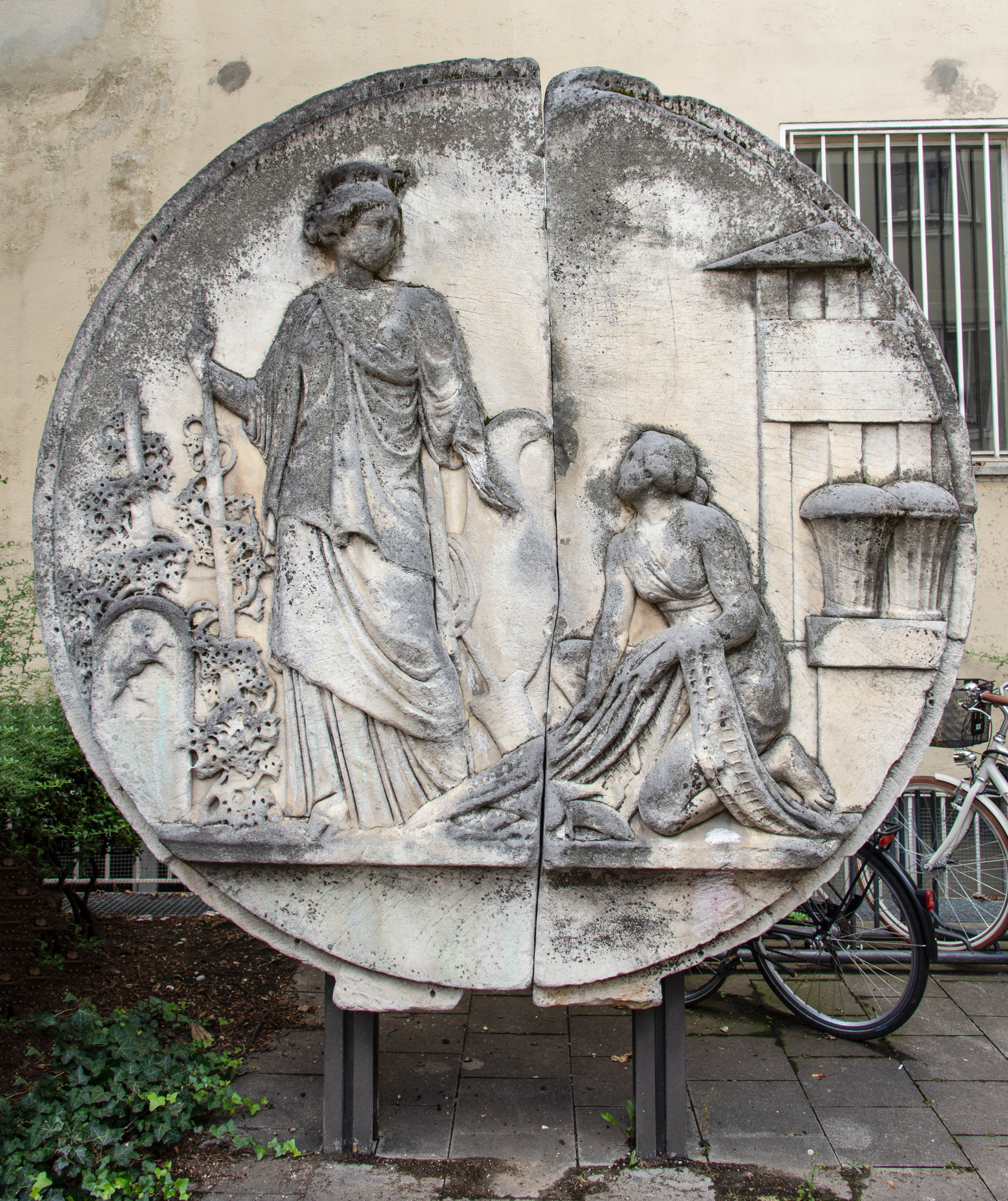 Fragmente vom Siegestor in München
