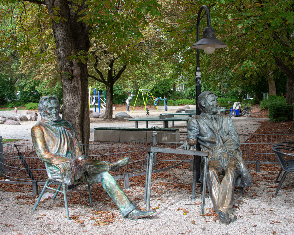 Helmut Dietl mit Helmut Fischer – Denkmal/Kunstwerk in München