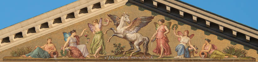  - Giebelfeld - Bayerische Staatsoper