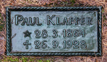 Gerhard Willhalm – Grab - Paul Klapper