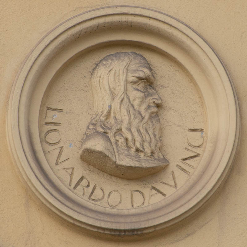 Tondi mit Reliefbüste - Leonard da Vinci