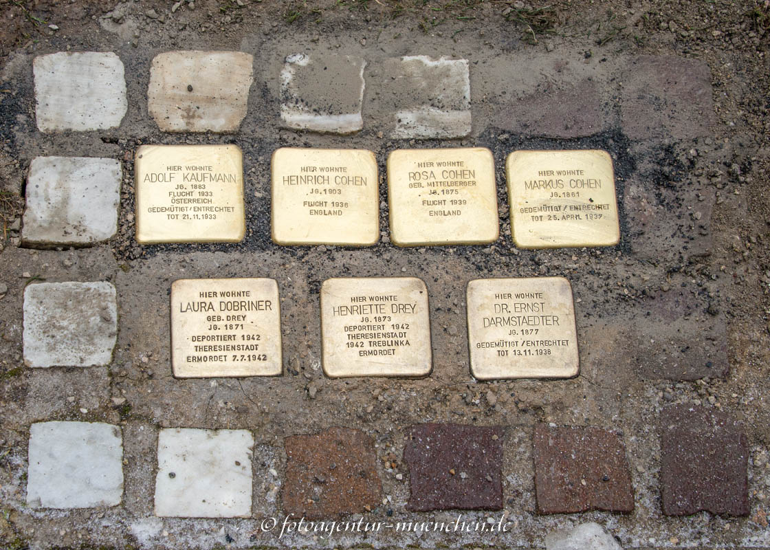 Impression 3 – Weiße Koffer