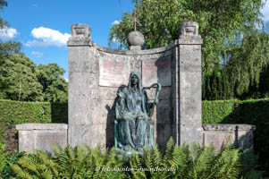 Gerhard Willhalm – Trauernde mit Harfe