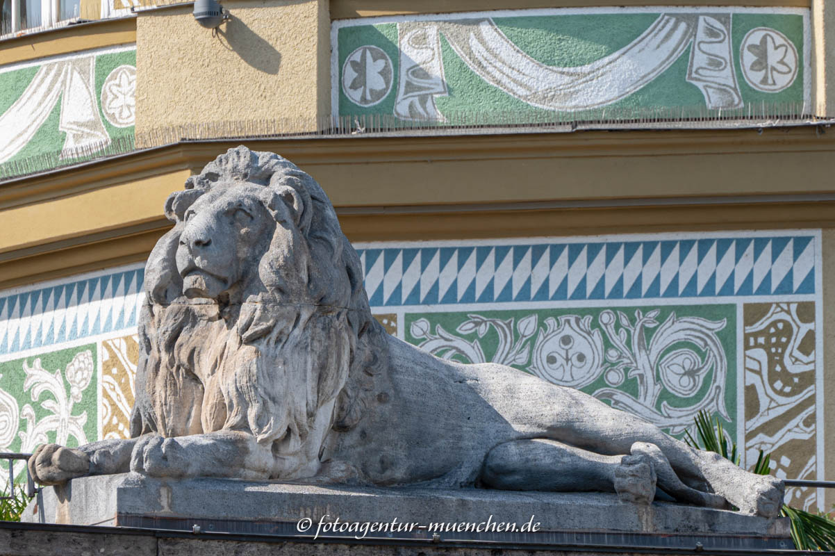 Löwe auf der Terrasse des Löwenbräukellers – Denkmal/Kunstwerk in München