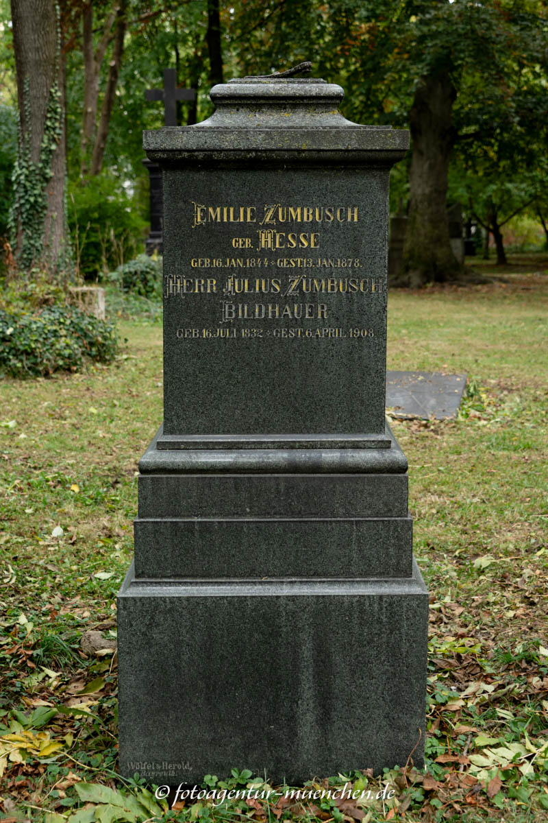 Grab - Julius Zumbusch