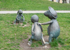 Gerhard Willhalm – Schmolchkinder beim Spielen