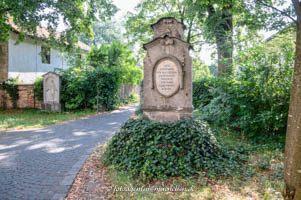 Gerhard Willhalm – Gedenkstein Perlacher Friedhof