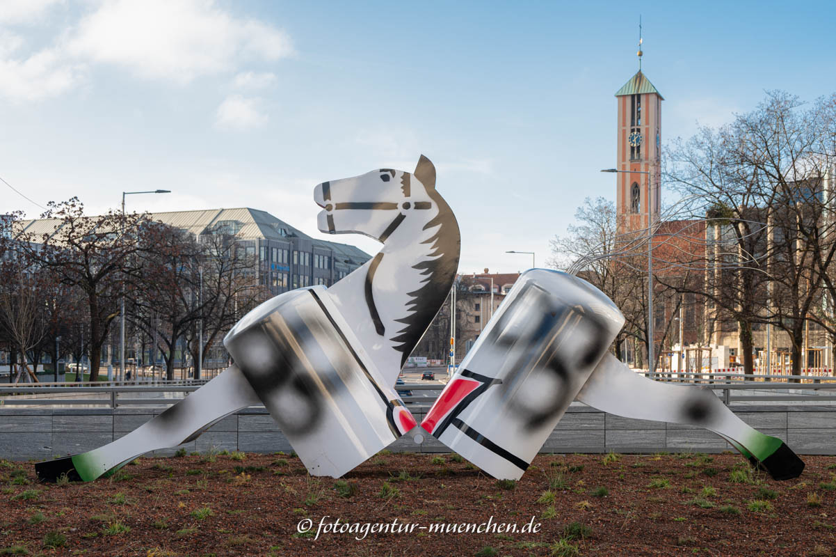 PS (Horsepower) – Denkmal/Kunstwerk in München