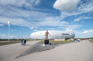 Gerhard Willhalm – Statue - Franz Beckenbauer