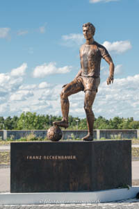 Gerhard Willhalm – Statue - Franz Beckenbauer
