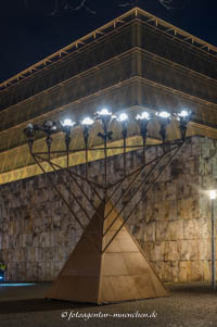 Chanukka-Leuchter - Synagoge Ohel Jakob – Foto aus München