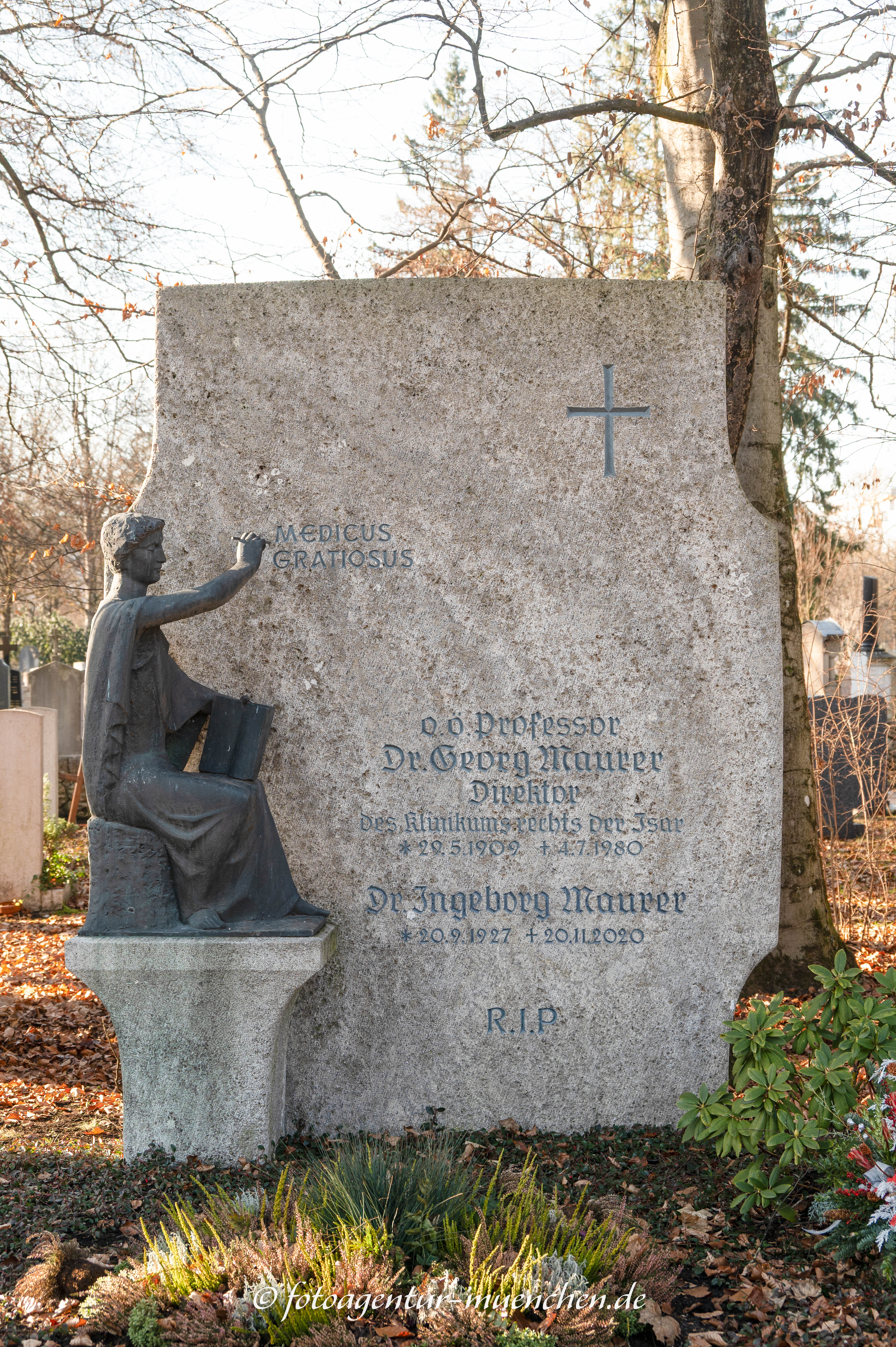 Grab - Georg Maurer