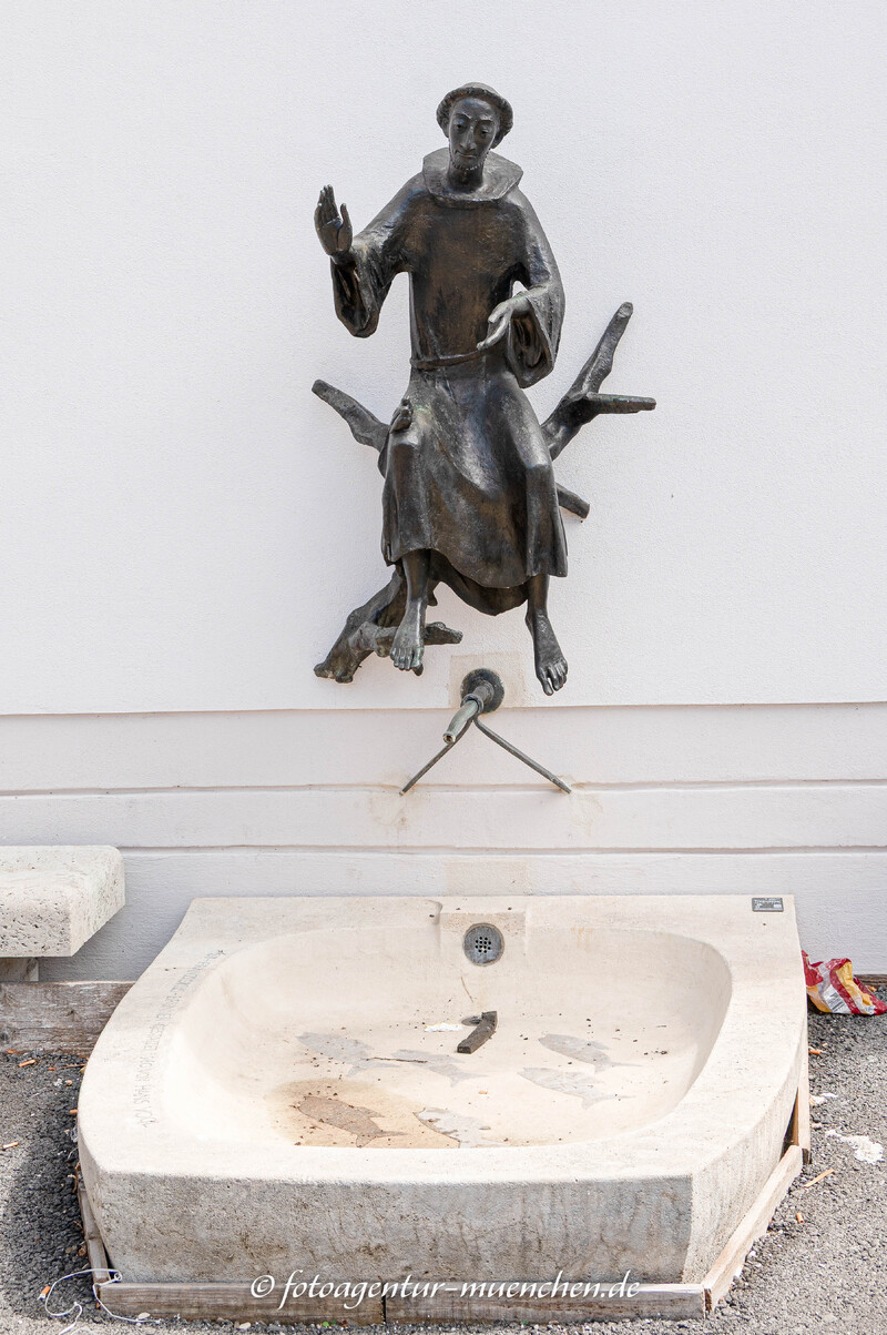 Franziskusbrunnen – Denkmal/Kunstwerk in München