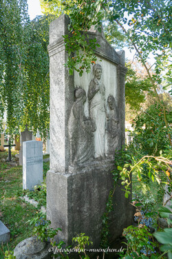  – Grab - Sophie von Rützow
